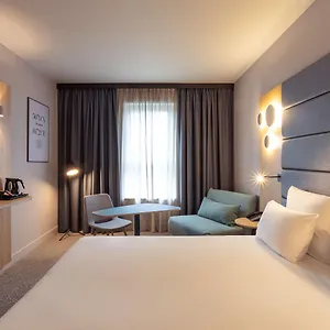 노보텔 브뤼셀 센터 미디 4* Saint-Gilles